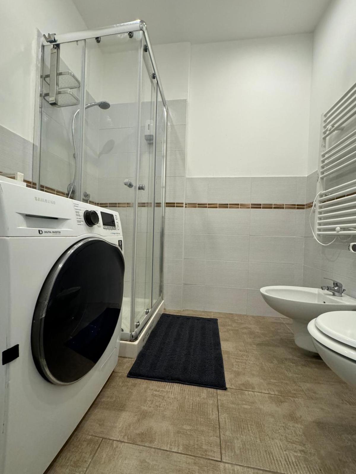 Lux Fara Apartment Milan Bagian luar foto