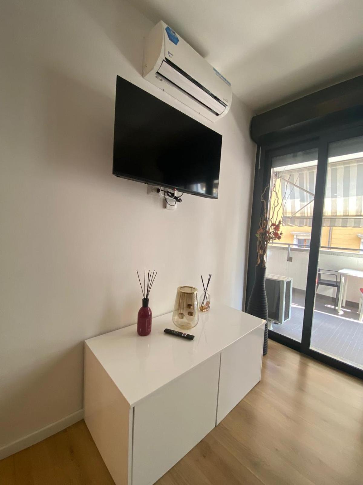 Lux Fara Apartment Milan Bagian luar foto