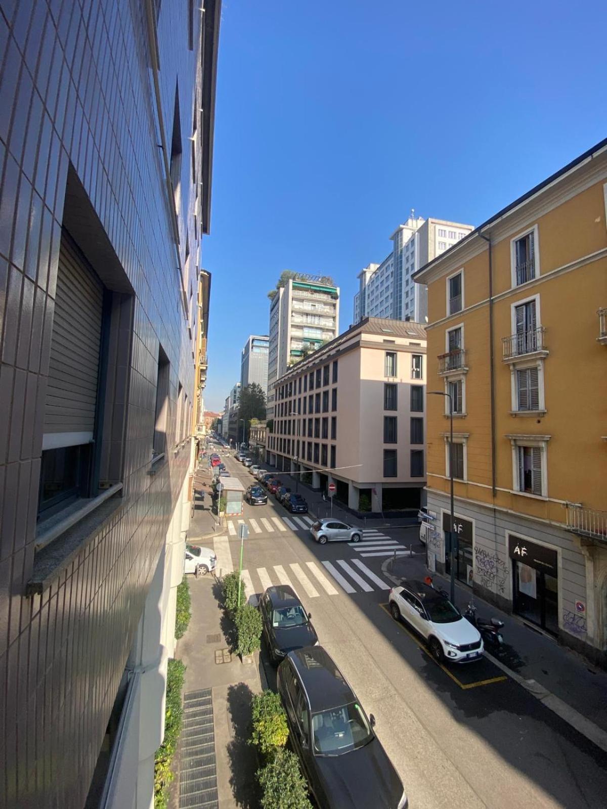 Lux Fara Apartment Milan Bagian luar foto